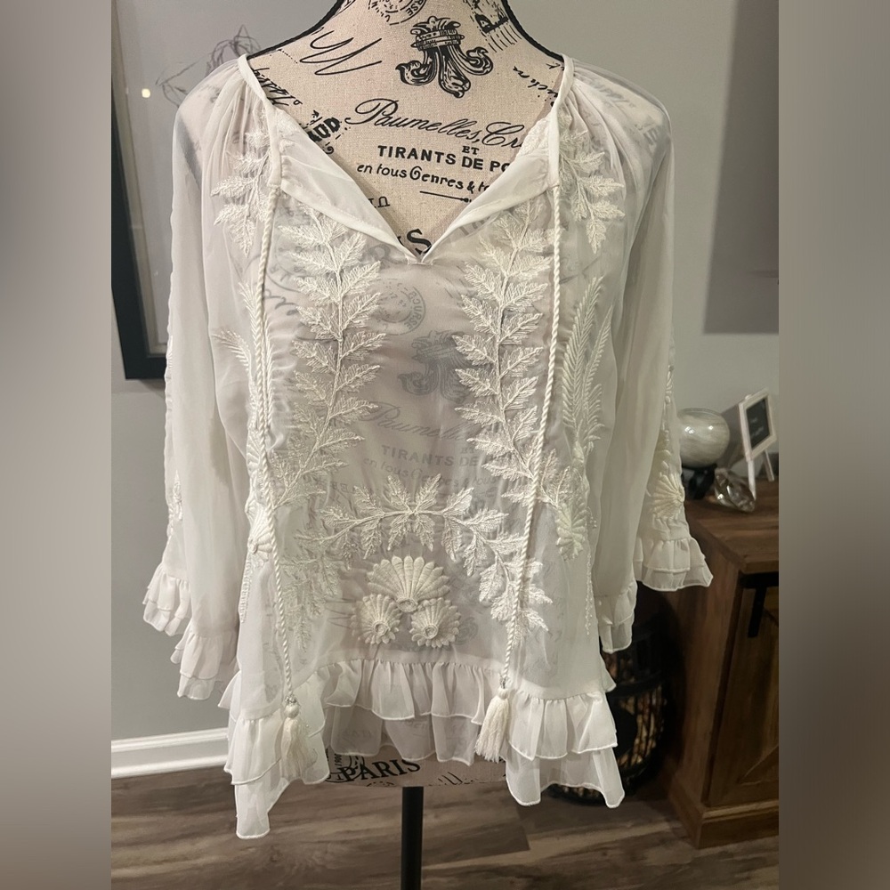 Size small, white Boho chic blouse by Gazelle bought at South Moon Under
